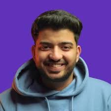 Umna Khan's Instagram, Twitter & Facebook