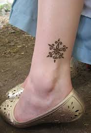 #legtattoos check out our website for more tattoo ideas 👉 positivefox.com. Simple Henna Tattoo Designs For Beginners Simple Henna Back Tattoo In 2020