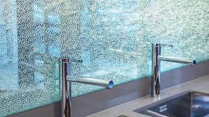Glass backsplashes nyc provides glass and glazing services in new york, whether its for your home, business or personal requirements. Ice Cracked Glass Kitchen Splashback By Creoglass Design 01923 819 684 Youtube