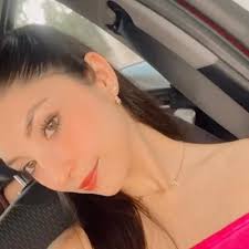 Eva Pardo's Instagram, Twitter & Facebook