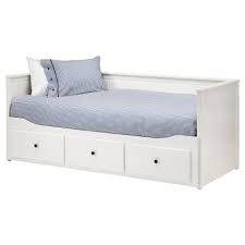 Bambi online yatak mağazamızdan tek kişilik yatak, çift kişilik yatak çeşitlerinden en iyi ve en uygununu detaylıca inceleyip seçebilir, online olarak satın alabilirsiniz. Hemnes Divan Beyaz 80x200 Cm