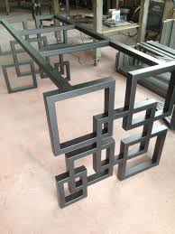 Pin De Irfan Ozten Metal Mobilya Tasa En Comedores Mesas Madera Y Hierro Muebles Hierro Y Madera Muebles De Metal