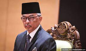 De asemenea, a fost numit de două ori ca regent al pahangului. Malaysiakini Pahang Sultan Leaves Selection Of Agong To Rulers Council