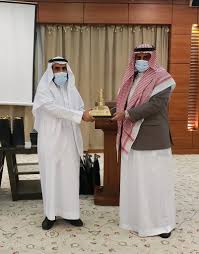 عبد العزيز بن عبد السلام السلمي. Ø±Ø¦ÙŠØ³ Ø¬Ø§Ù…Ø¹Ø© Ø§Ù„Ù…Ù„Ùƒ Ø®Ø§Ù„Ø¯ ÙŠØ´Ù‡Ø¯ Ø­ÙÙ„ ØªÙƒØ±ÙŠÙ… Ø¹Ù…Ø§Ø¯Ø© Ø§Ù„Ù…ÙˆØ§Ø±Ø¯ Ø§Ù„Ø¨Ø´Ø±ÙŠØ© Ø§Ù„Ø³Ù†ÙˆÙŠ Ø¥ØªÙ‚Ø§Ù† ØµØ­ÙŠÙØ© Ø§Ù„Ù…Ù†Ø§Ø·Ù‚ Ø§Ù„Ø³Ø¹ÙˆØ¯ÙŠØ©ØµØ­ÙŠÙØ© Ø§Ù„Ù…Ù†Ø§Ø·Ù‚ Ø§Ù„Ø³Ø¹ÙˆØ¯ÙŠØ©