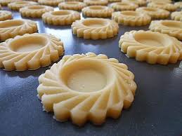 Homemade Pineapple Tarts Recipe Resepi Kuih Tart Recipe Tart Recipes Pineapple Tart Dessert Recipes