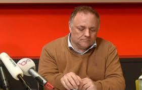 Dat kan even wegen op een mens. Marc Van Ranst Zet Vlaams Belang Voorzitter Tom Van Grieken Stevig Op Zijn Plaats Showbizz 24