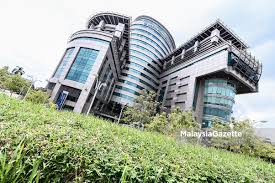 Berminat menjadi peguam, pendakwa raya, hakim dan sebagainya?. Pisahkan Pendakwa Raya Dengan Jabatan Peguam Negara