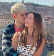 Скачай ольга бузова колбаса (2021) и ольга бузова and dava снежинки (2020). Olga Buzova I Dava Pokazali Nezhnye Obyatiya Posle Sluhov O Rasstavanii Starhit Ru
