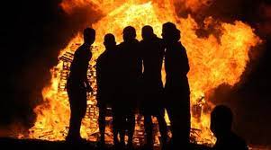 La noche más corta del año, la noche de san juan, está llena de rituales, hechizos y deseos que debemos, según los supersticiosos, realizar si si eres de los que cree en los rituales y en la magia de la noche de san juan revisa todos los hechizos y rituales que tienes que hacer el día 23 de junio. Rituales Para La Noche De San Juan Chillan Activo