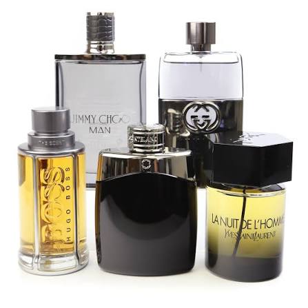 Una colección de perfumes de diseñador
