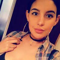 Zoe Robles, Cuidadora de mascotas