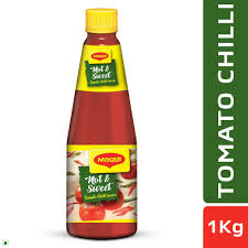 Because tomato paste is a concentrated form of tomato puree, you can dilute it to the consistency of tomato sauce without much fuss. Nestle Maggi Hot And Sweet Tomato Chilli Sauce Bottle 1kg Amazon In Grocery Gourmet Foods