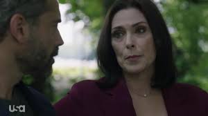 Pearl Necklace worn by Ellen Becker (Michelle Forbes) in Treadstone (Season  1)