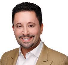 Jonathan Levi's Instagram, Twitter & Facebook