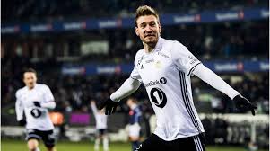 In the game fifa 20 his overall rating is 70. Bendtner Kehrt Zum Fc Kopenhagen Zuruck Nach 15 Jahren Im Auslan Transfermarkt