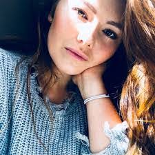 Kayla Macrae's Instagram, Twitter & Facebook