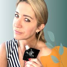 🌸 Need a perfect makeup base? Keen to introduce your teen to face oils  that are good for their young and developing skin? Our go-to is the NAKED  face oil! It is