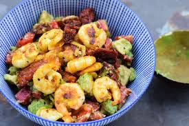 Low Carb Avocado Paprika Salat Mit Gebratenen Garnelen Rezept Gerichte Mit Avocado Einfache Gerichte Low Carb Avocado