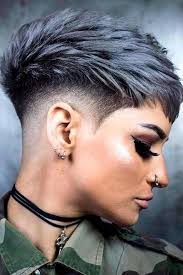 Wenn du zum ersten mal einen undercut versuchst, ist es das beste, einen längeren schnitt zu nehmen. 70 Frauen Frisuren Muster Undercut Ideen Frisuren Haarschnitt Haare