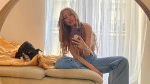 «έχω ένα ocd.είναι αυτό το κακό που σε πιάνει όταν ο άλλος μασάει πολύ. To Monterno Spiti Ths Elenhs Foyreira Se Skandinabiko Stil Kai Neutral Apoxrwseis Bovary