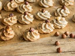 Saftige Haselnussmakronen Nur Echt Mit Der Haselnuss Rezept Makronen Kekse Backen Rezept Rezept Kekse