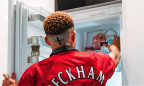 He is also far from the first to have succesfully rebuilt his career in a less pressured environment, as he has at olympique lyonnais since january. Manchester United Flop Memphis Depay Wears The Famous No 7 Shirt Again Daily Mail Online