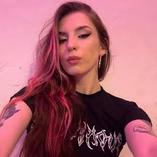 Zoe Lis (@tropikal_lis) • Instagram photos and videos