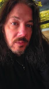 Anyone else think Detectve Stabler is Yan Gomes doppelgänger?