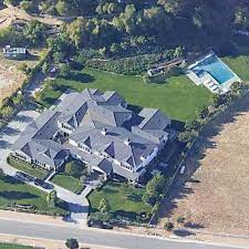 I've been looking to design my room (i just moved) and really love her room/her style please help me !! Kylie Jenner S House In Hidden Hills Ca Google Maps 5