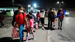 Thousands of migrants from honduras hope to cross into the us once mr trump leaves office.thousands of migrants from honduras hope. Honduras First Migrant Caravans Of 2021 Depart For Us News Dw 16 01 2021