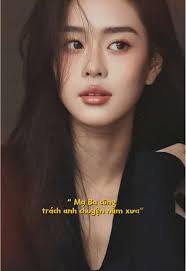 Em còn xinh sao phải một mình?