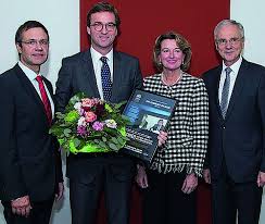 Wolfgang schilk mitglied des vorstandes chief risk officer (cro). Zew Aktuellmeldung Zew Forderkreis Wahlt Claudia Diem Von Der Bw Bank In Den Vorstand