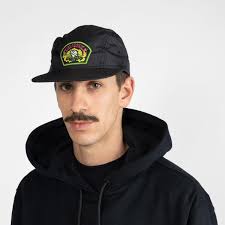 Bone Lost Preto em promoção na Netshoes!