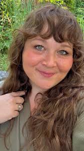 Forever grateful to the incredible women at @kathrynbassbridal who helped  me find the dress for my wedding 🩷 Shopping for a gown as a size 4X can be  so stressful—I truly thought