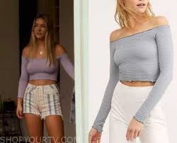 With chase stokes, madelyn cline, madison bailey, j.d. Outer Banks Season 2 Episode 7 Sarah S Off Shoulder Textured Top Shop Your Tv