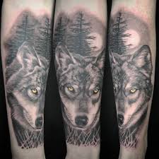 Smotrite Eto Foto Ot Trudtattooist Na Instagram Otmetki Nravitsya 43 Lone Wolf Tattoo Wolf Tattoos Brighton Tattoo