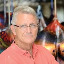 Centre College honors renowned glass artist Stephen Rolfe Powell '74 with  'larger-than-life' campus memorial