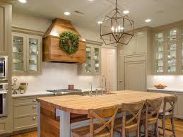 Bargain kitchen cabinets tend to have a thinner frame and shelving, which means they can bow or sag under pressure. Country Kitchen Design Ideas Diy