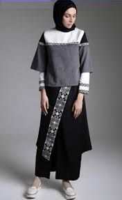 Semenjak berhijab, zaskia sungkar mulai menekuni dunia fashion, khususnya busana muslim. Koleksi Baju Gamis Zaskia Sungkar Baju Muslim Wanita Gaun