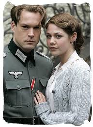 Dresden John Light As The Britain Pilot Robert And Felicitas Woll As The German Nurse Anna Felicitas Woll Deutsche Schauspieler Filme