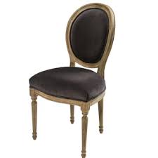 Ces essences de bois permettent de créer des meubles du monde d'une qualité incomparable, et d'une grande originalité. Chaise Medaillon En Velours Ocre Et Chene Massif Louis Maisons Du Monde