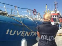 Risultati immagini per scontro tra Minniti e altri ministri
