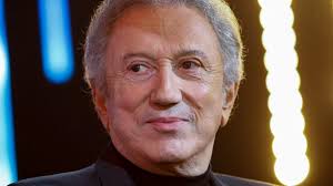 Michel Drucker ne couvrira pas les JO : pourquoi il a finalement été écarté  de l'antenne