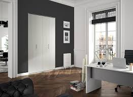 Portes De Placard Pliantes Metal Kazed Blanc Ral 9016 Avec Rainures Verticales En Relief Et Poignee Nova Dime Porte Placard Porte Placard Pliante Placard