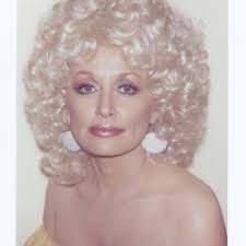 La chanteuse Dolly Parton, qui sort l'album Rockstar, reste l'icône ultime