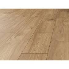 Krono original ® laminat döşəmə dünya sizə müxtəlif şık və təbii dekorasiya variantları təklif edir. Riesige Auswahl An Hochwertigem Laminat Bei Obi