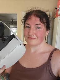 Today was a good day. Hot , but good. < Today 10,677 Steps ๑๐ 79 4.23 2,068  Zone Min mi mi 自 Today Coach 品 You