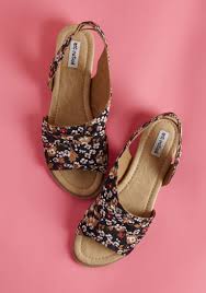 Slingback Me Up Sandal In Navy Floral Trending Womens Shoes Womens Fashion Shoes Fashion Shoes