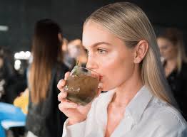 Sudah banyak buktinya, teruji khasiatnya, sekaligus aman juga penggunaannya! Babes 5 Jus Buah Ini Bisa Mengatasi Jerawat Terutama Buat Yang Punya Acne Prone Skin Lho Kumparan Com