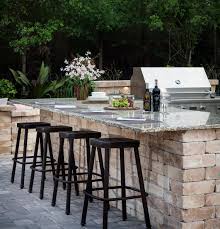 Find Out What S Cooking In The Latest Outdoor Kitchen Design Trends Outdoor Kitchen Design Outdoor Kitchen Design Layout Backyard Kitchen